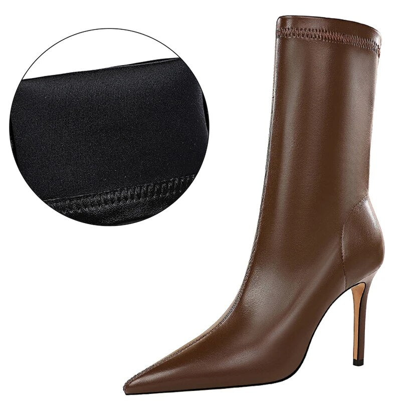 Bota de Salto Alto Bico Fino