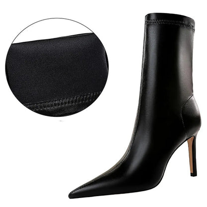 Bota de Salto Alto Bico Fino