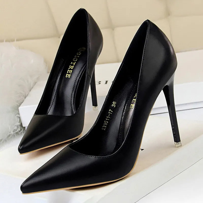 Scarpin Salto Alto Fino