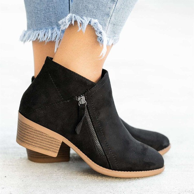 Bota feminina de couro preta