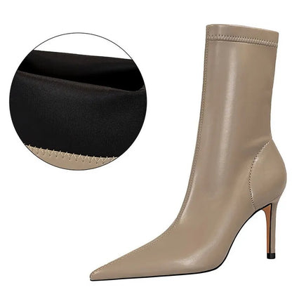 Bota de Salto Alto Bico Fino