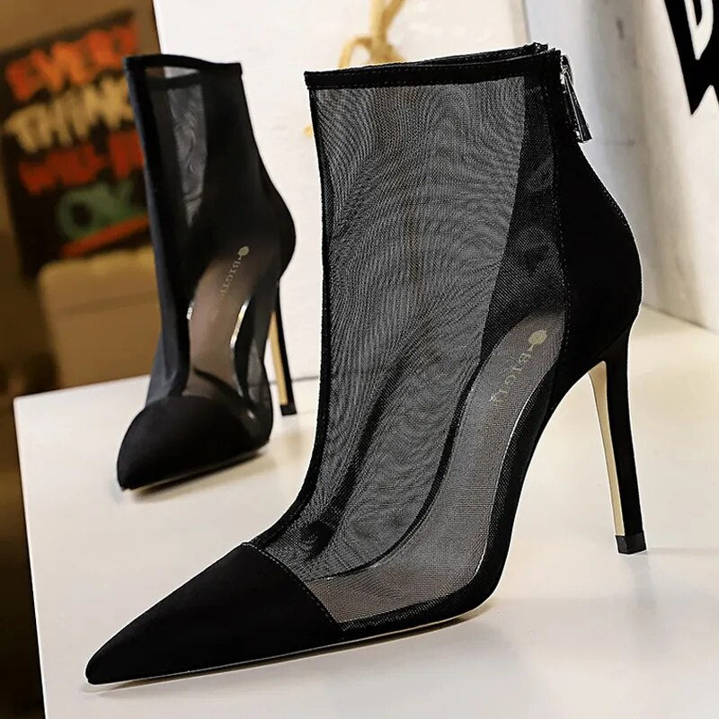Bota de Salto Bico Fino